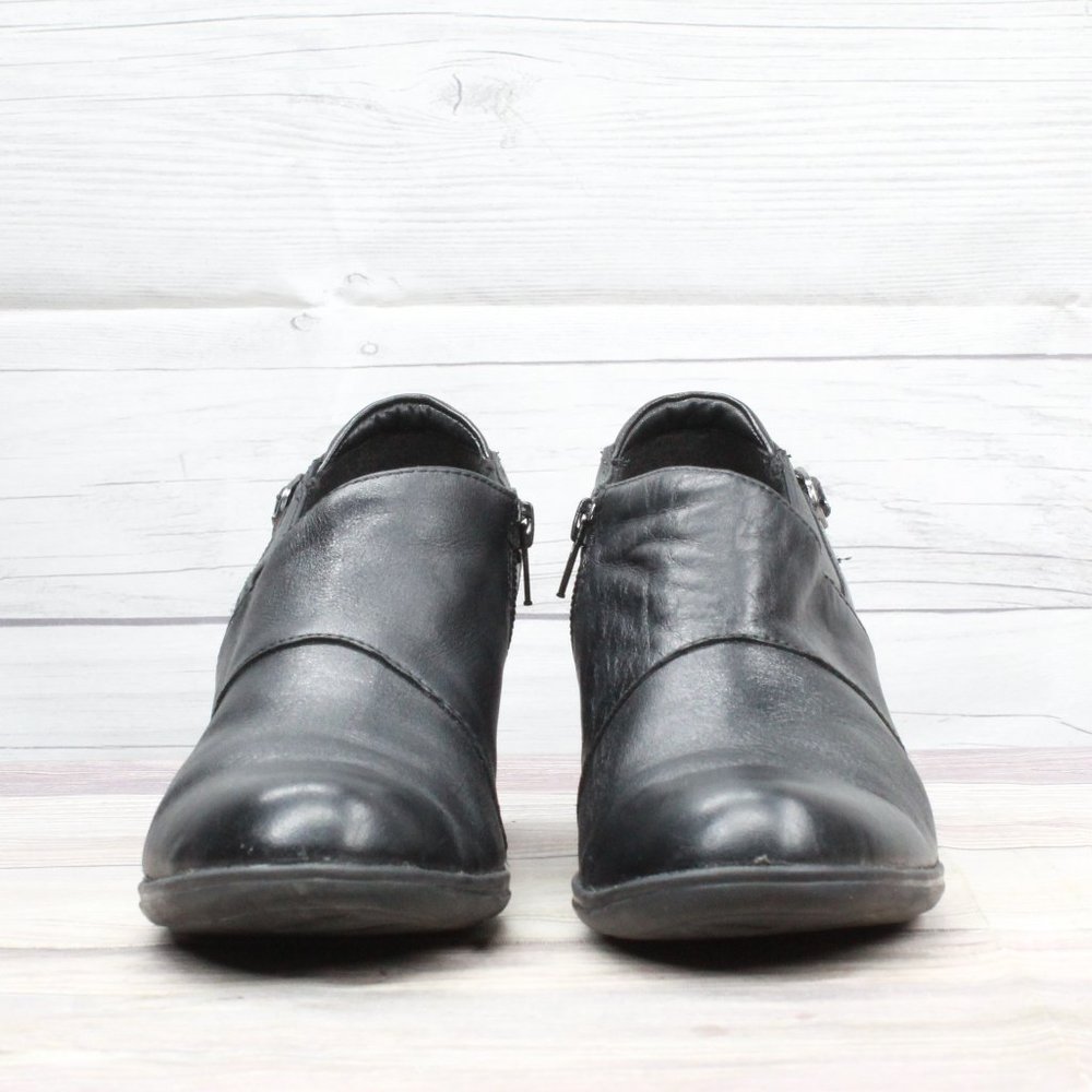CLARKS Bendables Black Leather Side Zipper Ankle Heeled Shoes Size 8.5 M - Picture 4 of 9